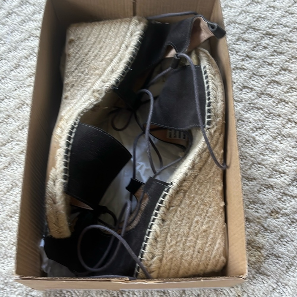 Wedge espadrille by Howsty